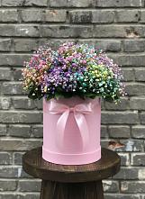 Цветочная композиция из Гипсофила и Розы в шляпной коробке в Черкесске