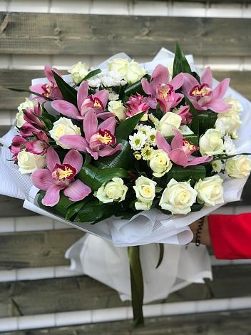 Букет цветов из: Розы и Хризантемы в Черкесске