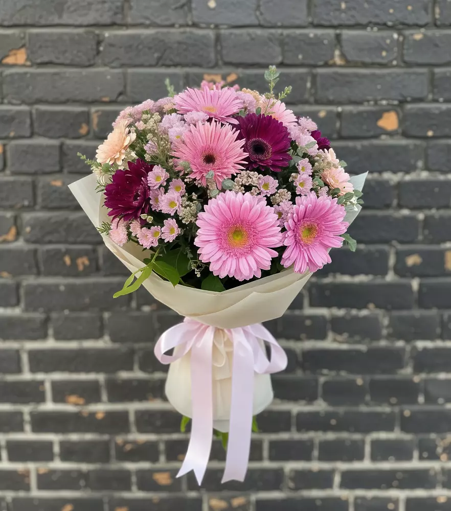 Букет цветов из: Герберы и Хризантемы в Черкесске