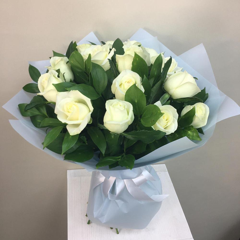 Букет 15 Белых роз Проуд в Черкесске