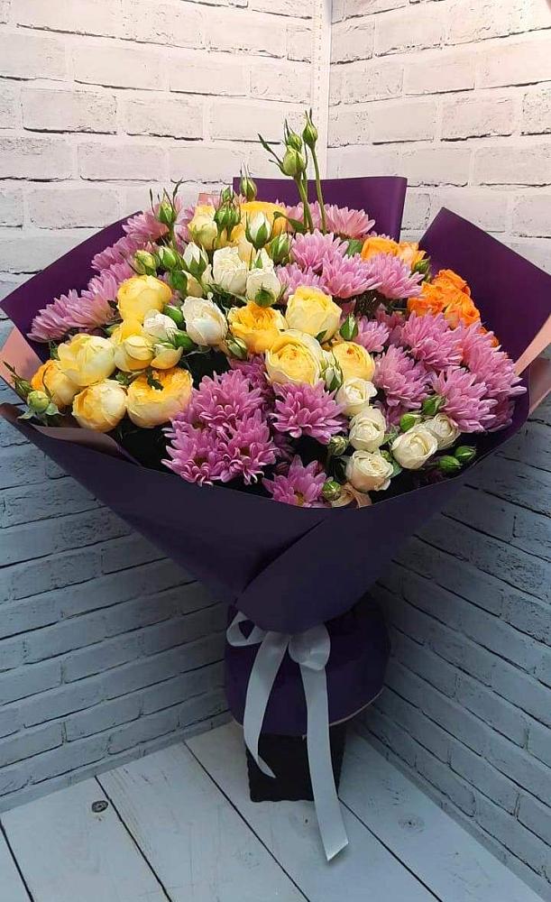 Букет цветов из: Хризантемы и Розы в Черкесске
