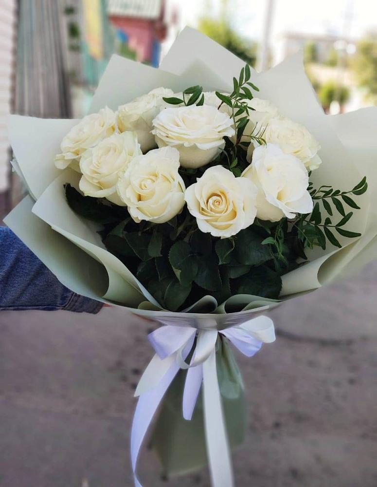 Букет Белые розы Проуд в Черкесске