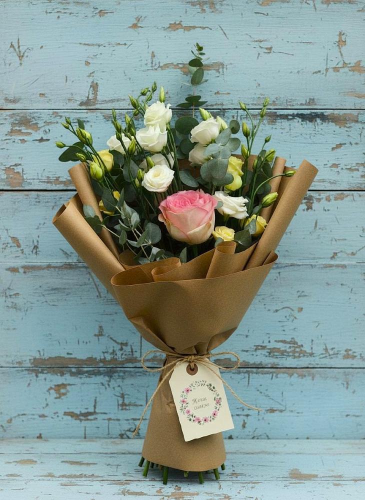 Букет цветов из: Розы и Лизиантусы в Черкесске