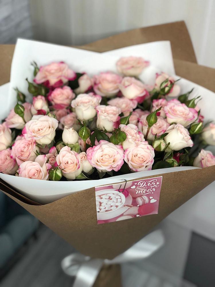 Букет цветов из: Розы в Черкесске