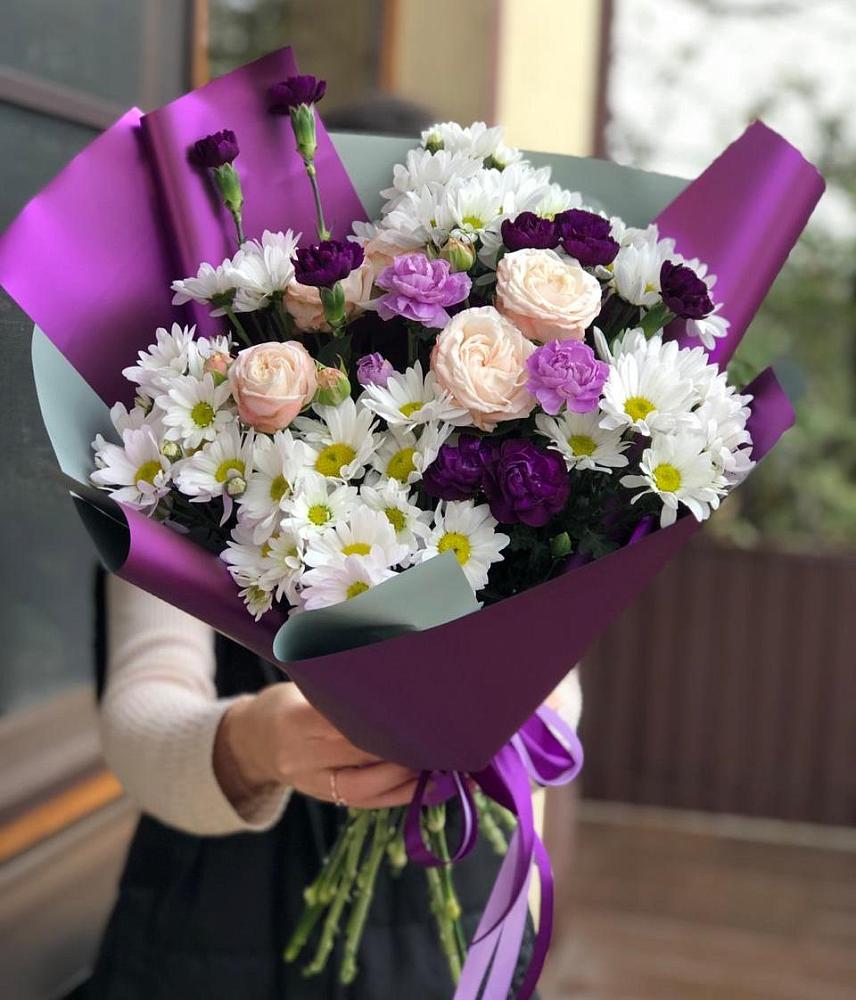 Букет цветов из: Хризантемы, Гвоздики и Розы в Черкесске