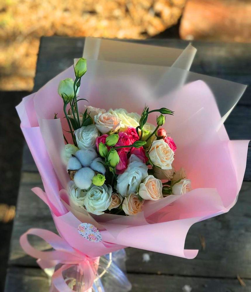 Букет цветов из: Розы и Лизиантусы в Черкесске