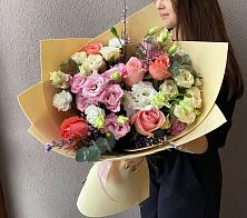 Букет цветов из:  Розы, Лизиантусы и Гвоздики #REPLACE_PRED# Черкесске