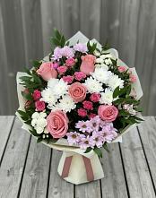 Букет цветов из:  Альстромерии, Гвоздики, Розы и Хризантемы в Черкесске