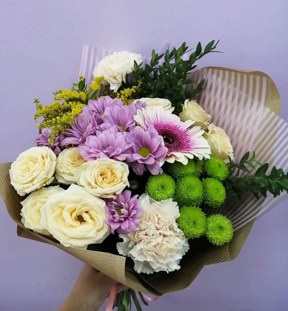 Букет цветов из: Хризантемы, Розы, Гвоздики и Герберы в Черкесске