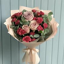 Букет цветов из:  Гвоздики и Розы в Черкесске
