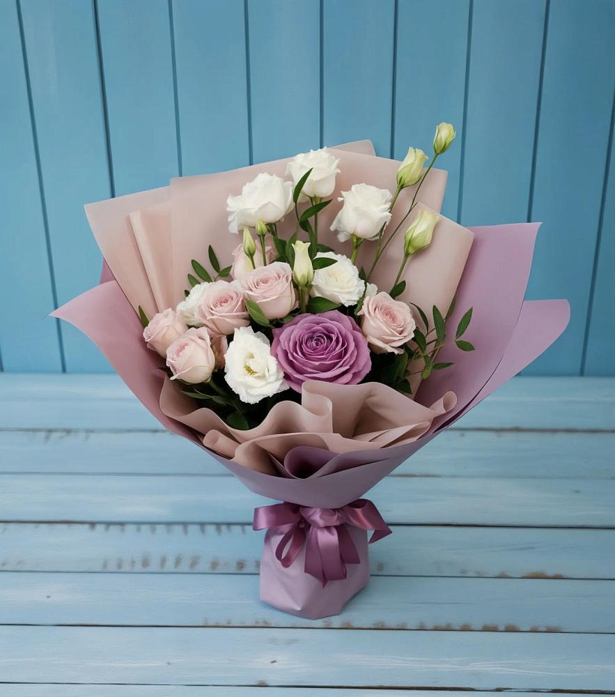 Букет цветов из: Розы и Лизиантусы в Черкесске