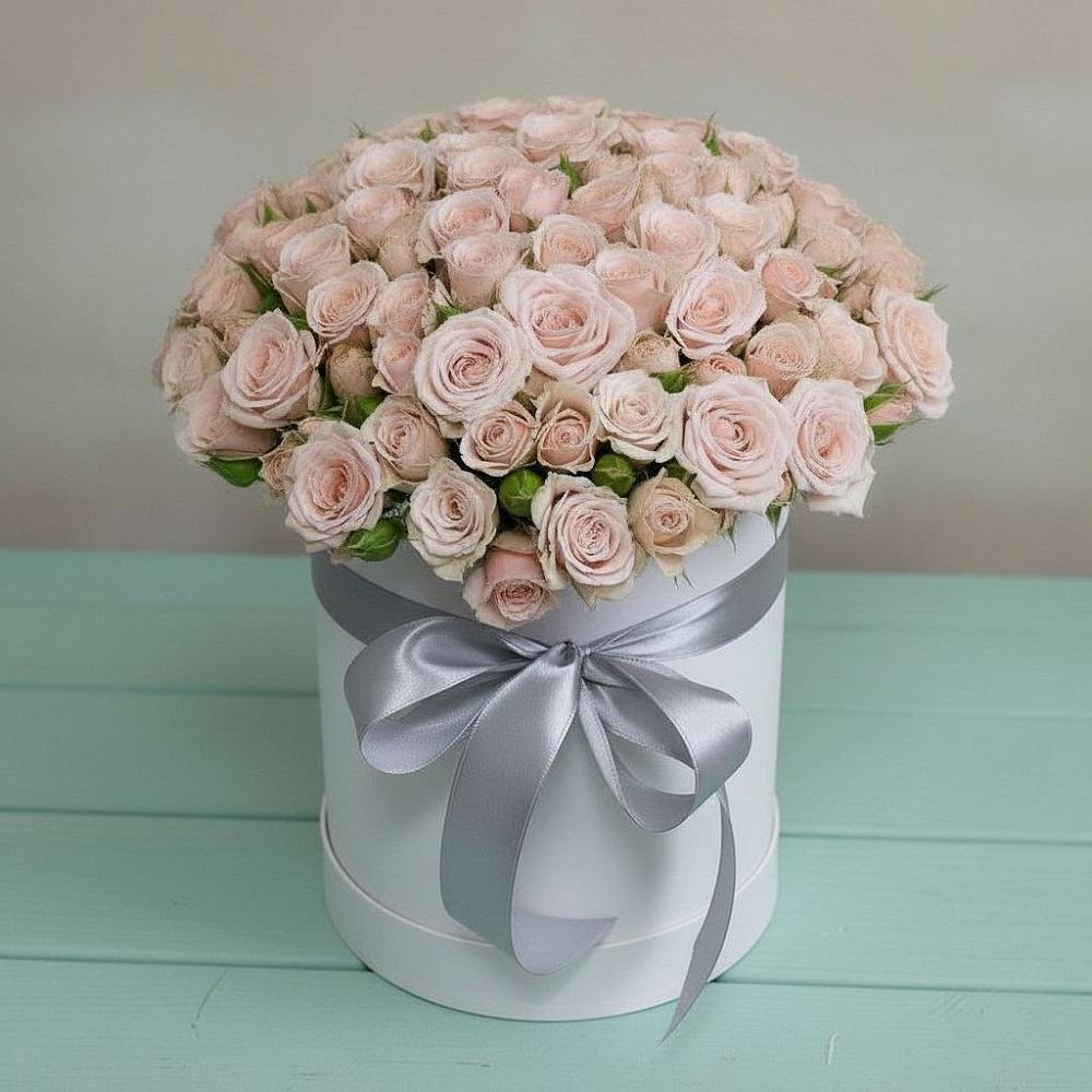 Цветочная композиция из Розы в шляпной коробке в Черкесске