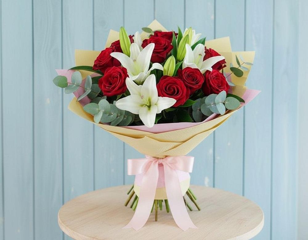 Букет цветов из: Лилии и Розы в Черкесске
